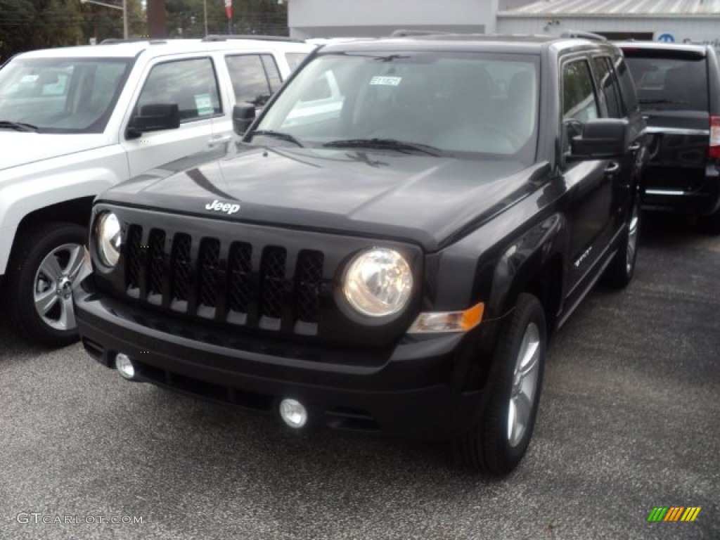 2012 Patriot Latitude 4x4 - Black / Dark Slate Gray photo #1