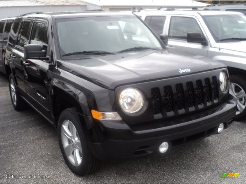 2012 Patriot Latitude 4x4 - Black / Dark Slate Gray photo #3