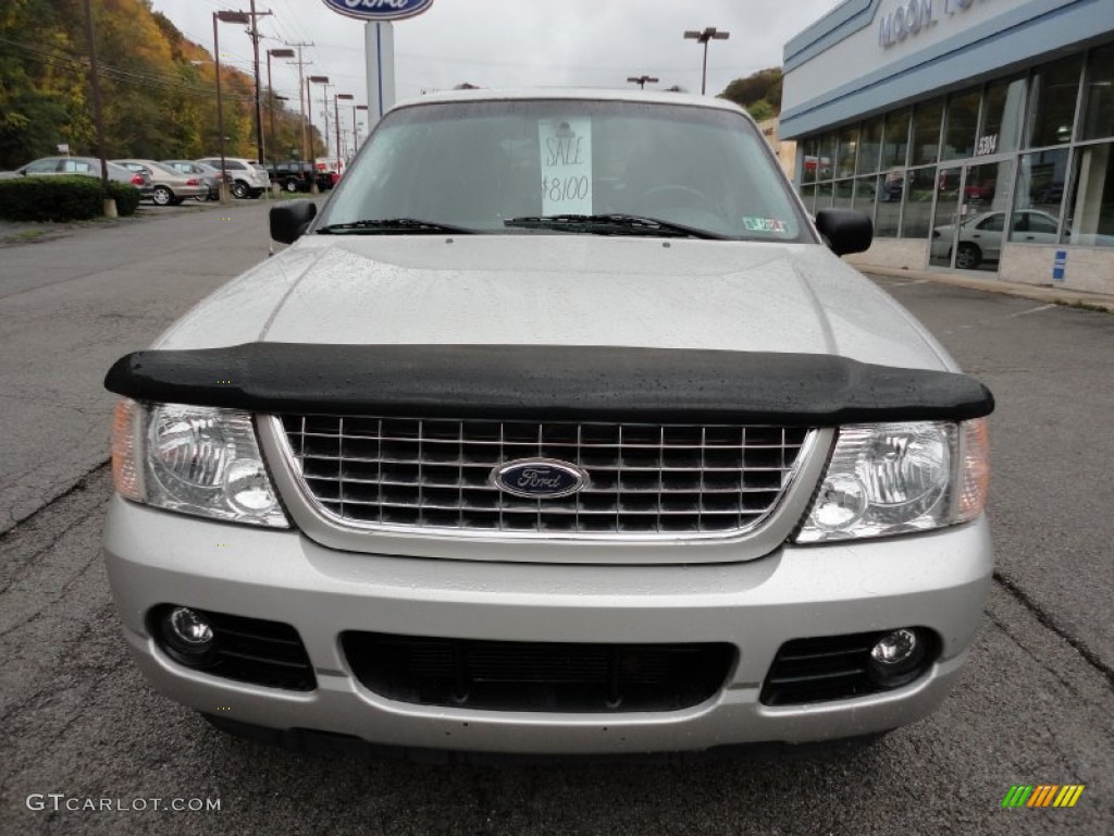 2004 Explorer XLT 4x4 - Silver Birch Metallic / Graphite photo #2