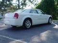 Cool Vanilla White - 300 C HEMI Photo No. 3