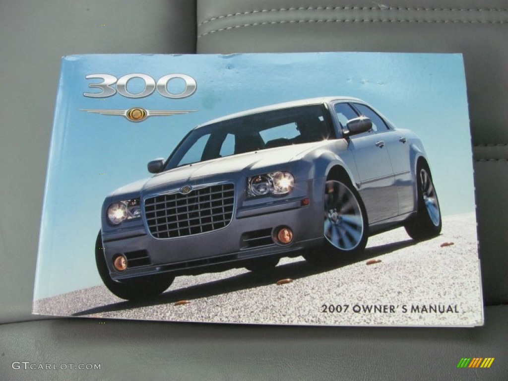 2007 Chrysler 300 C HEMI AWD Books/Manuals Photos
