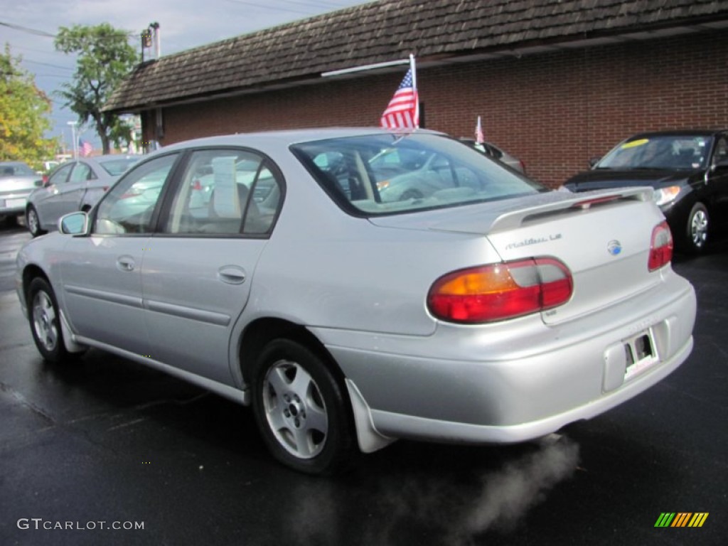 2002 Malibu LS Sedan - Galaxy Silver Metallic / Gray photo #13