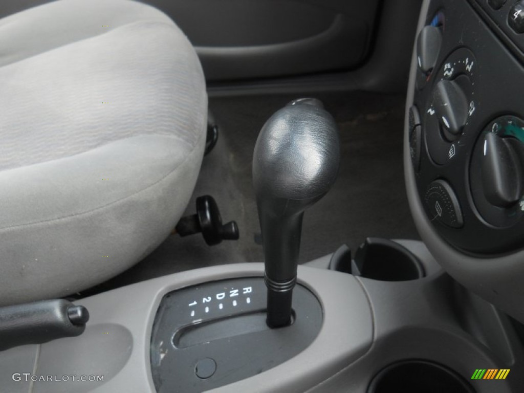 2000 Ford Focus SE Wagon Transmission Photos
