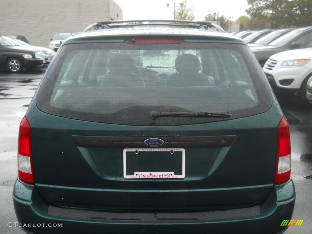 2000 Focus SE Wagon - Rainforest Green Metallic / Medium Graphite photo #13