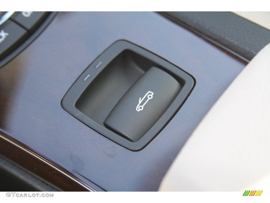 2012 BMW 3 Series 335i Convertible Controls Photo #55537854
