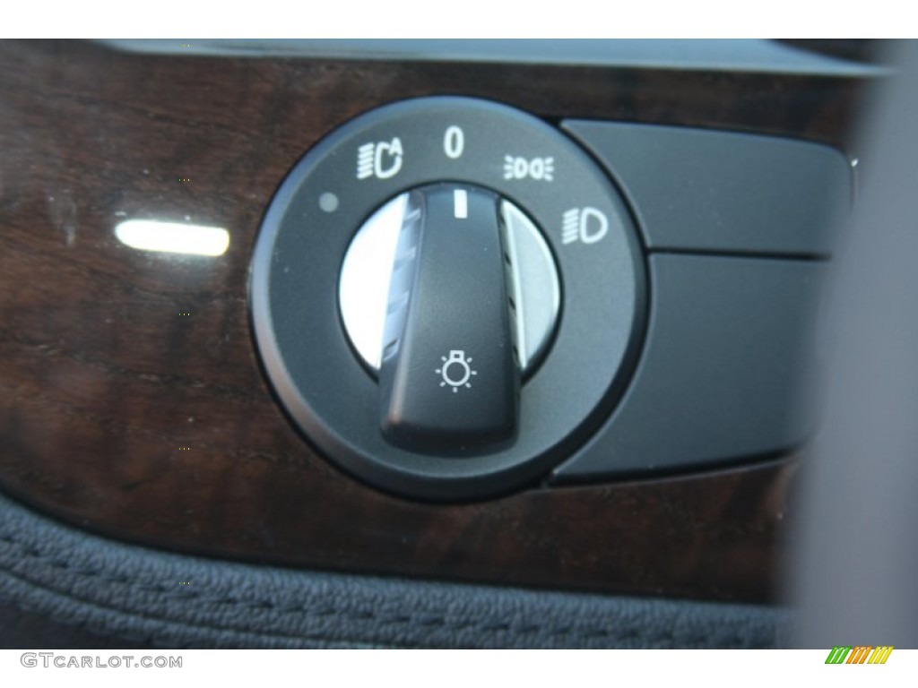 2012 BMW Z4 sDrive35is Controls Photo #55538172