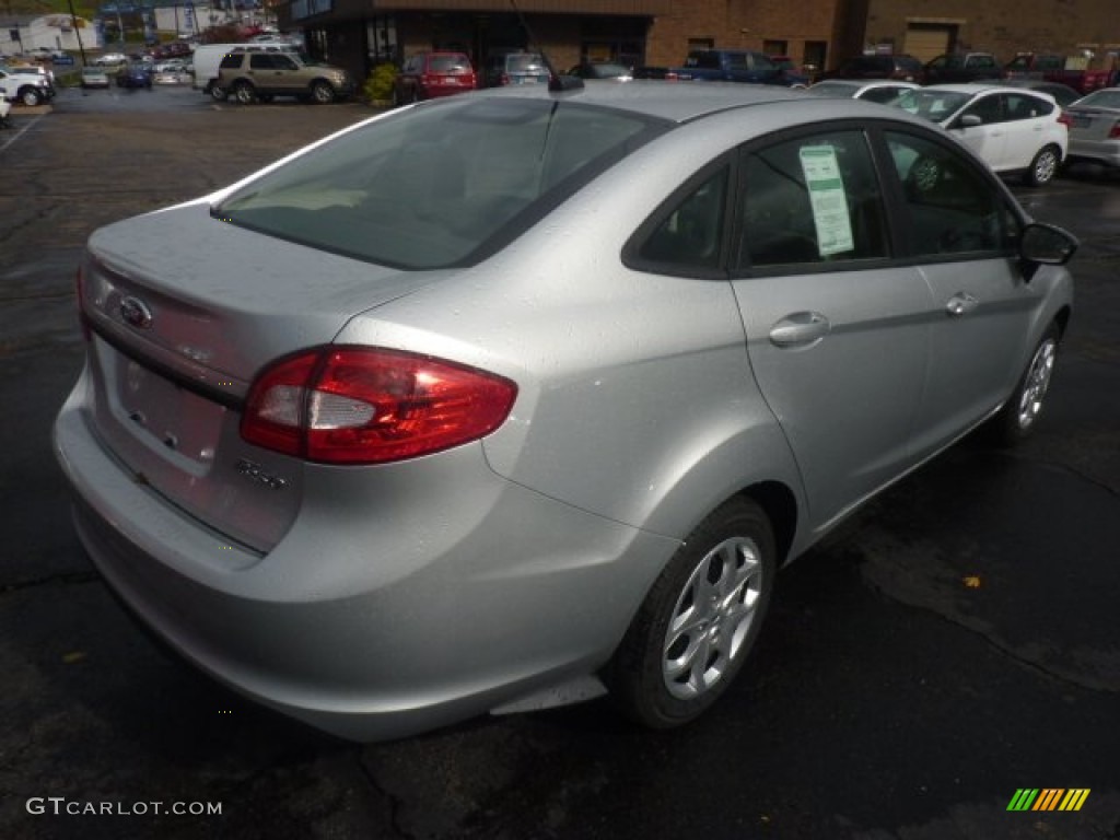 2012 Fiesta S Sedan - Ingot Silver Metallic / Light Stone/Charcoal Black photo #2