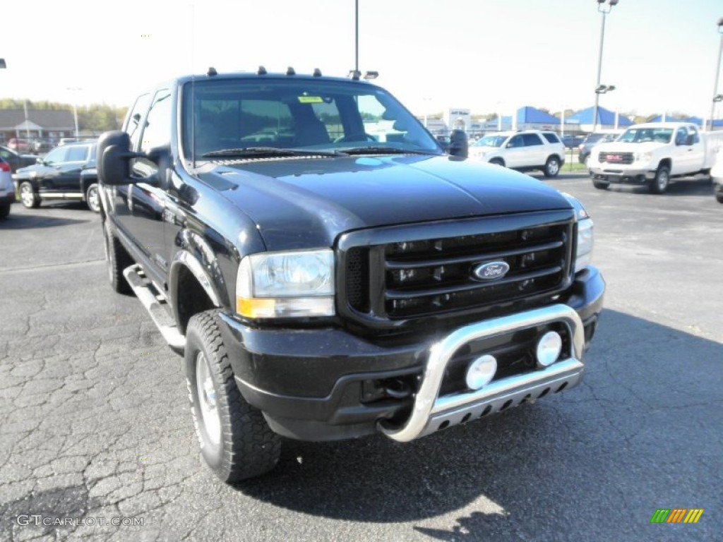 2003 F250 Super Duty XLT Crew Cab 4x4 - Black / Black photo #2