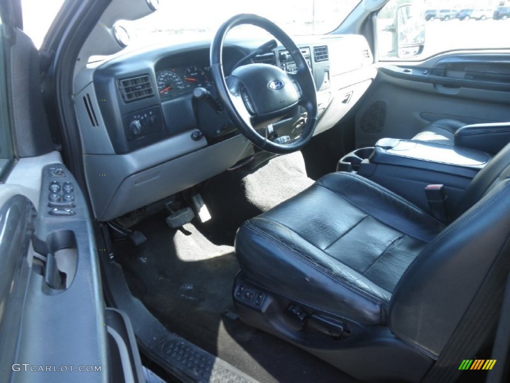 2003 F250 Super Duty XLT Crew Cab 4x4 - Black / Black photo #9