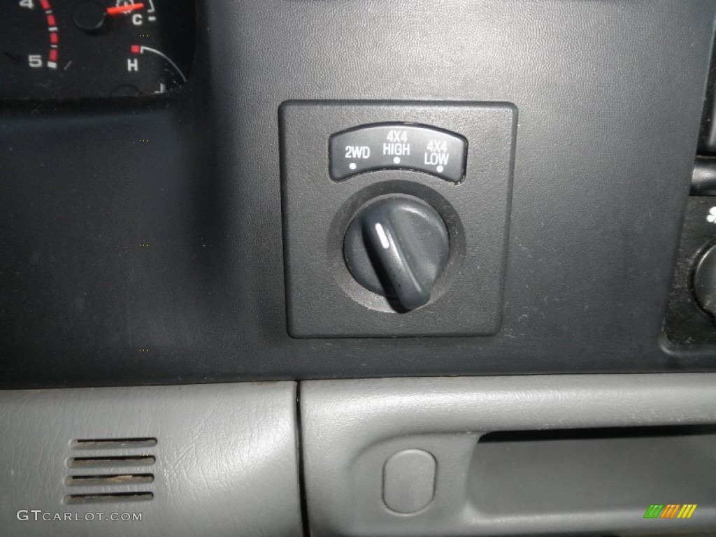 2003 F250 Super Duty XLT Crew Cab 4x4 - Black / Black photo #11
