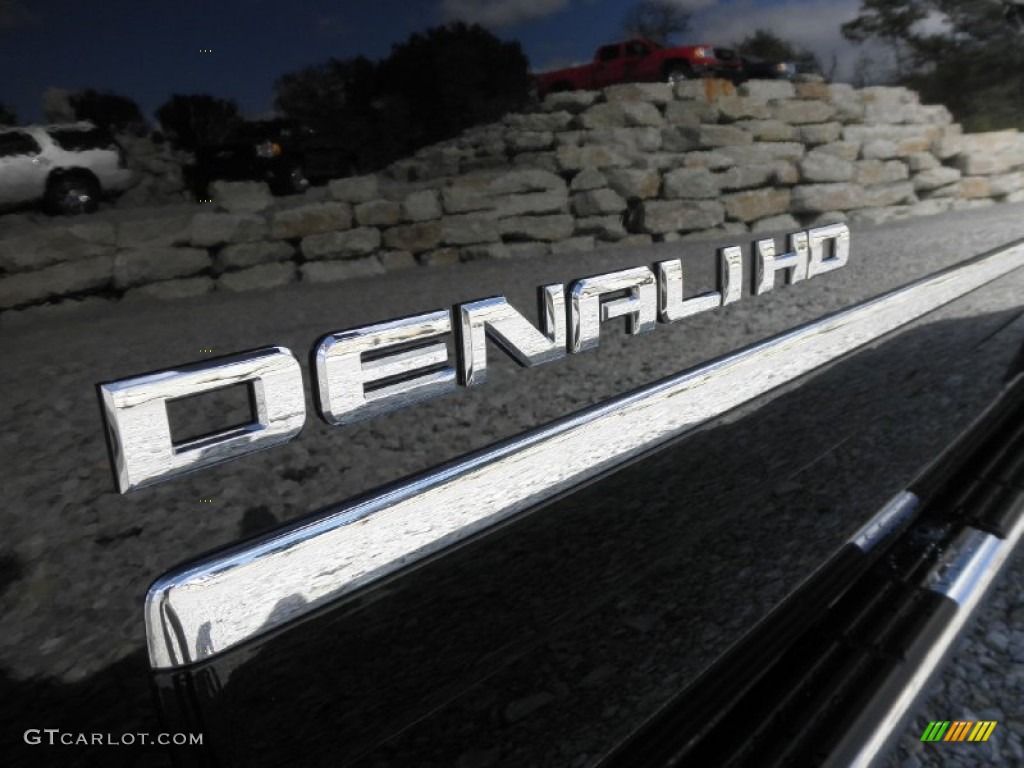 2012 GMC Sierra 3500HD Denali Crew Cab 4x4 Dually Marks and Logos Photos