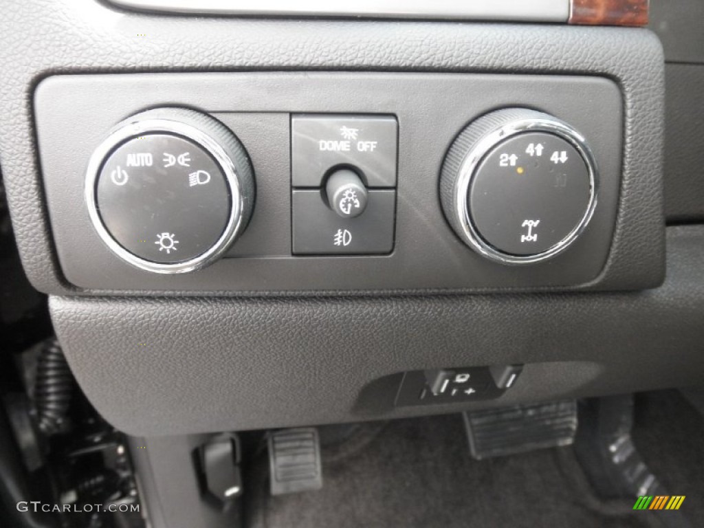 2012 GMC Sierra 3500HD Denali Crew Cab 4x4 Dually Controls Photo #55542159
