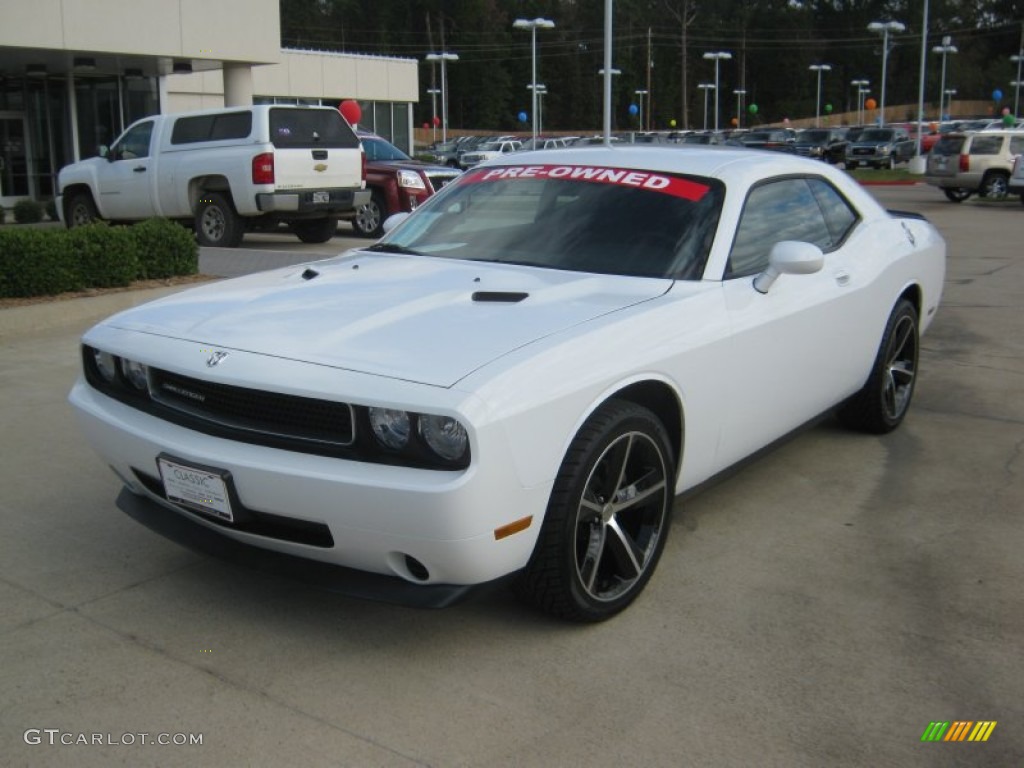 Stone White Dodge Challenger