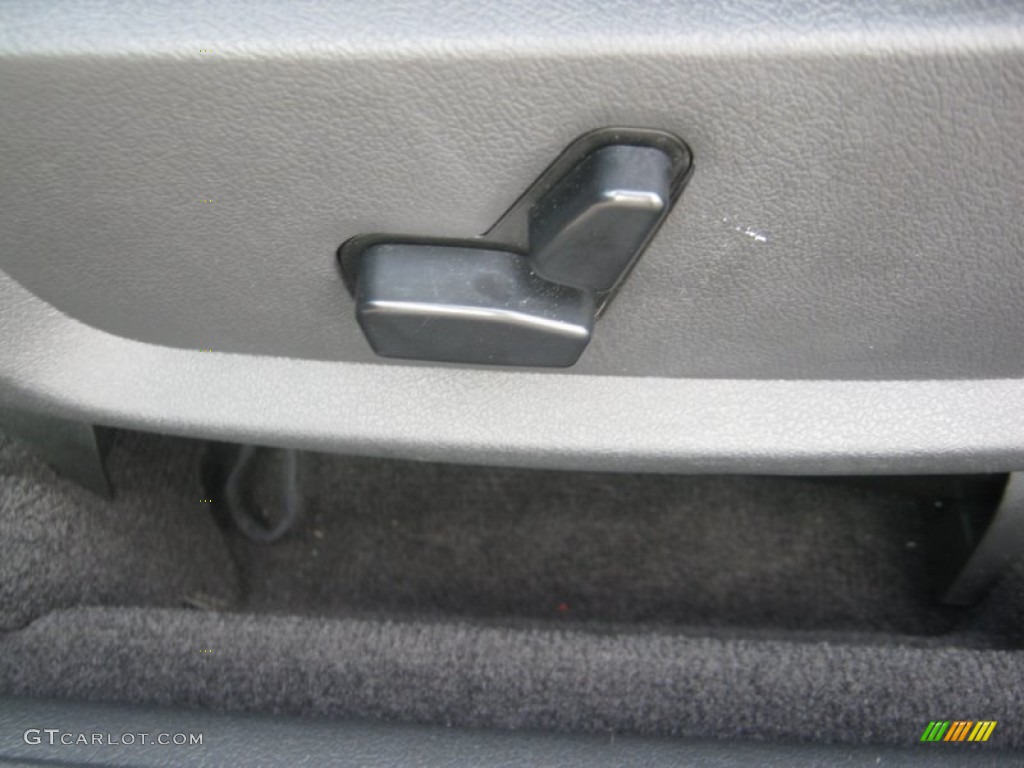 2010 Challenger SE - Stone White / Dark Slate Gray photo #13