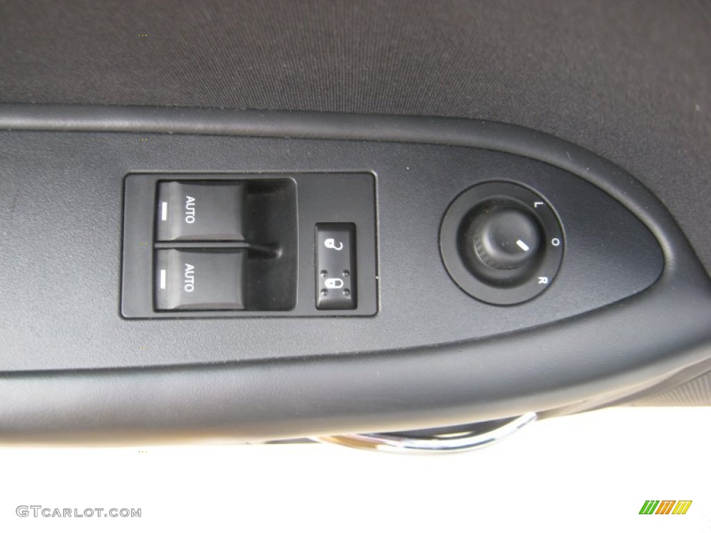 2010 Challenger SE - Stone White / Dark Slate Gray photo #16