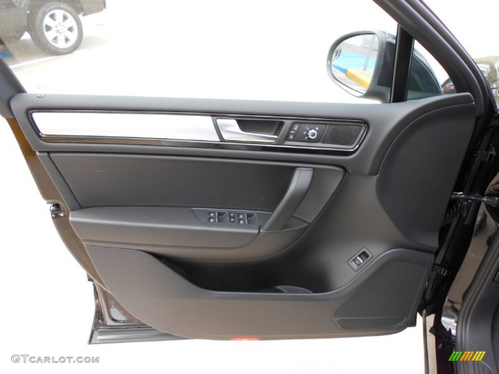 2012 Volkswagen Touareg TDI Sport 4XMotion Black Anthracite Door Panel Photo #55544415
