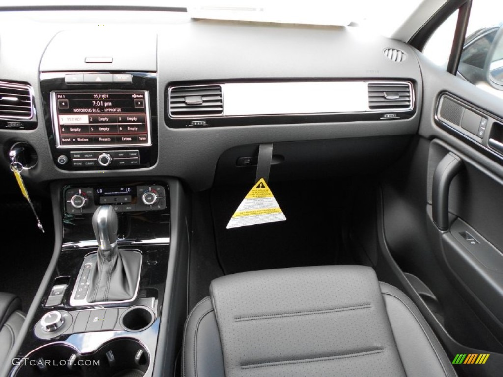 2012 Volkswagen Touareg TDI Sport 4XMotion Black Anthracite Dashboard Photo #55544460