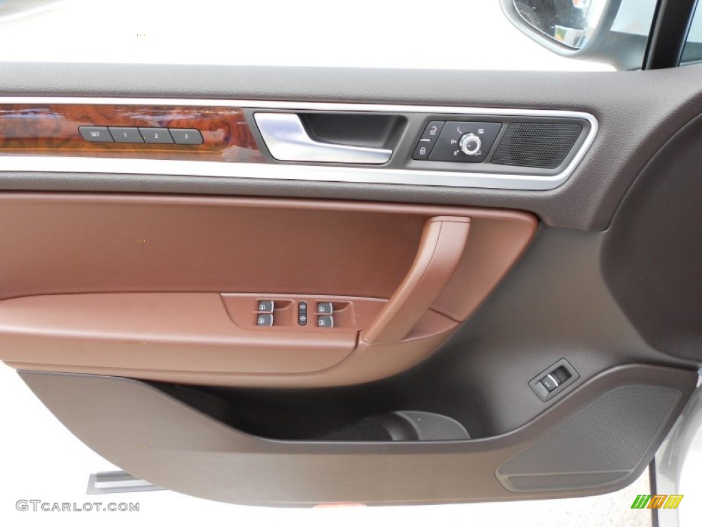 2012 Volkswagen Touareg TDI Lux 4XMotion Saddle Brown Door Panel Photo #55544720