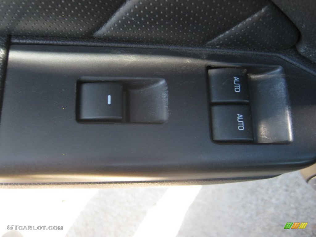 2011 Mustang V6 Premium Convertible - Sterling Gray Metallic / Charcoal Black photo #17
