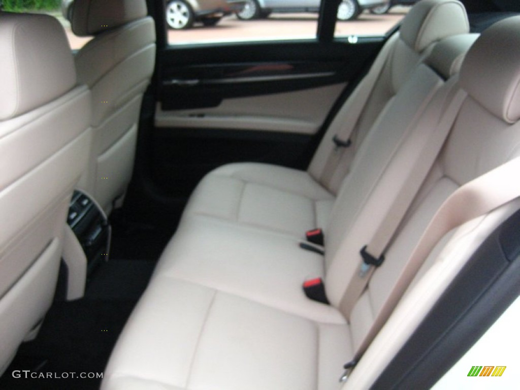 Oyster/Black Interior 2012 BMW 7 Series 750i Sedan Photo #55546812