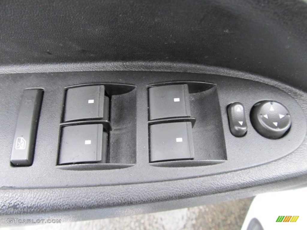 2011 HHR LT - Arctic Ice White / Ebony photo #12