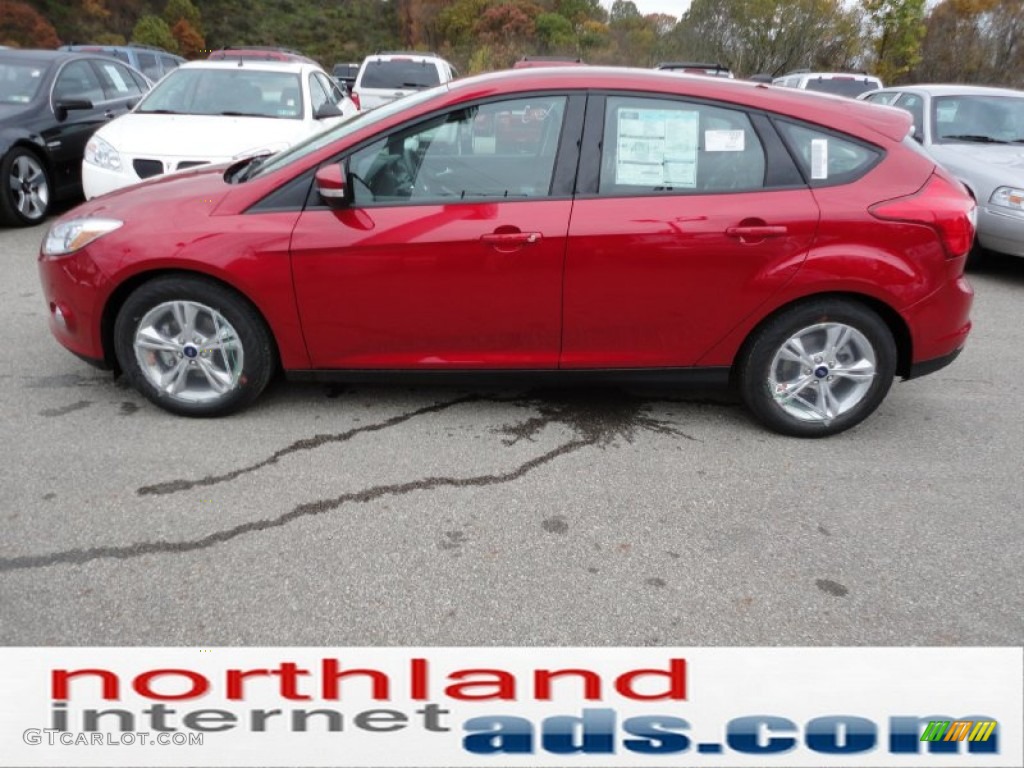 2012 Focus SE Sport 5-Door - Red Candy Metallic / Two-Tone Sport photo #5