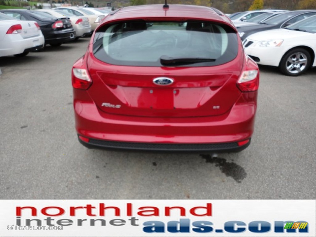 2012 Focus SE Sport 5-Door - Red Candy Metallic / Two-Tone Sport photo #7