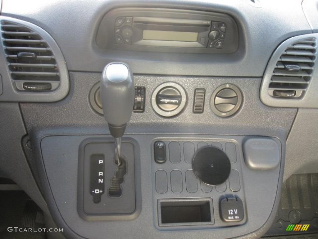 2005 Dodge Sprinter Van 2500 High Roof Cargo Controls Photo #55550379