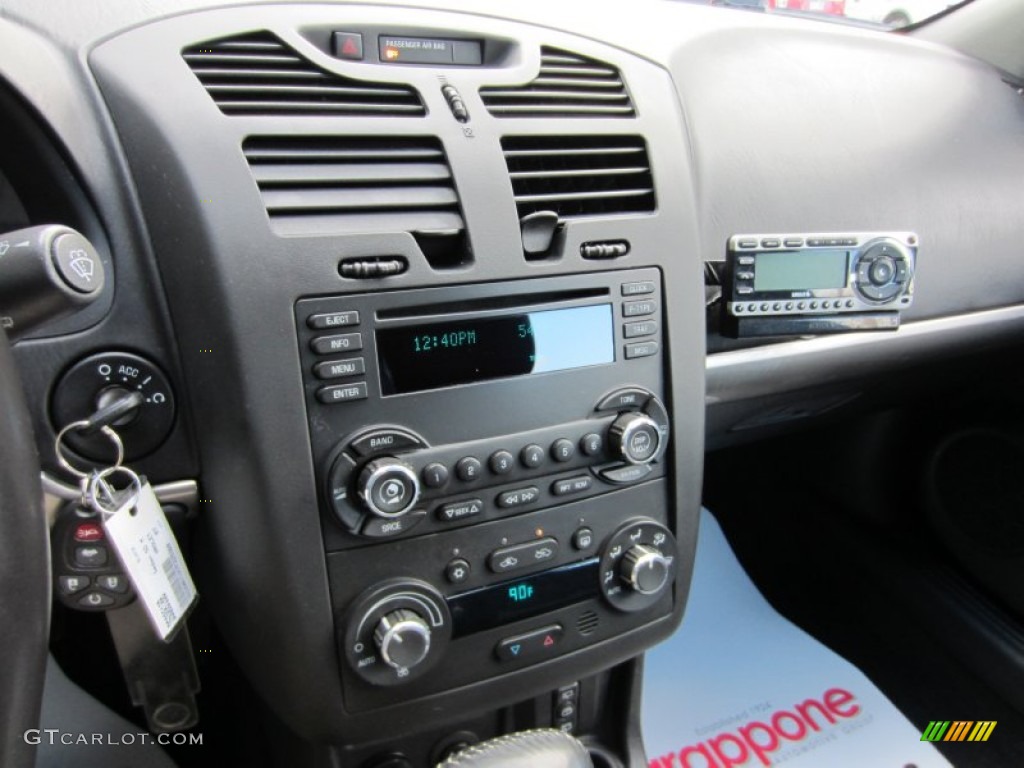2007 Chevrolet Malibu Maxx SS Wagon Controls Photo #55554609