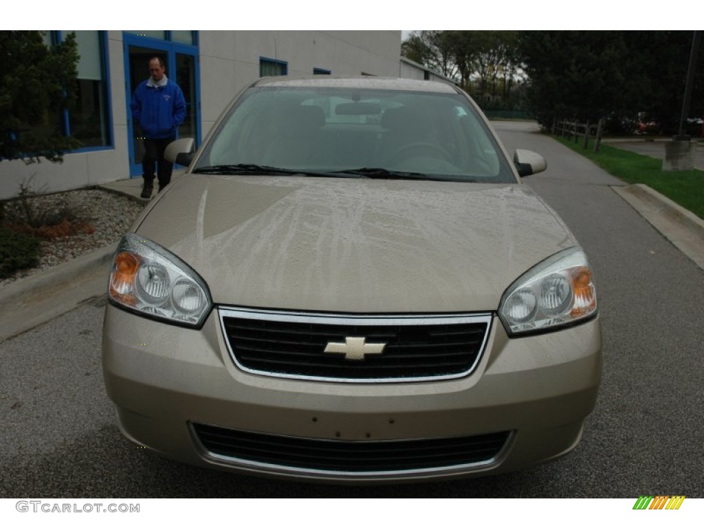 2007 Malibu Maxx LT Wagon - Sandstone Metallic / Cashmere Beige photo #2