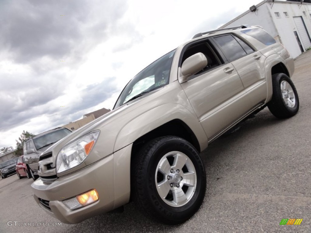 2005 4Runner Limited 4x4 - Dorado Gold Pearl / Taupe photo #2