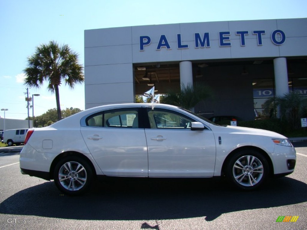 White Platinum Metallic Tri-Coat Lincoln MKS