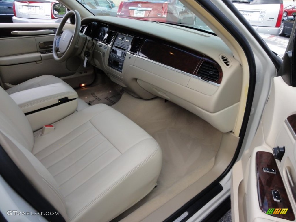 2006 Lincoln Town Car Signature Light Camel Dashboard Photo #55565174