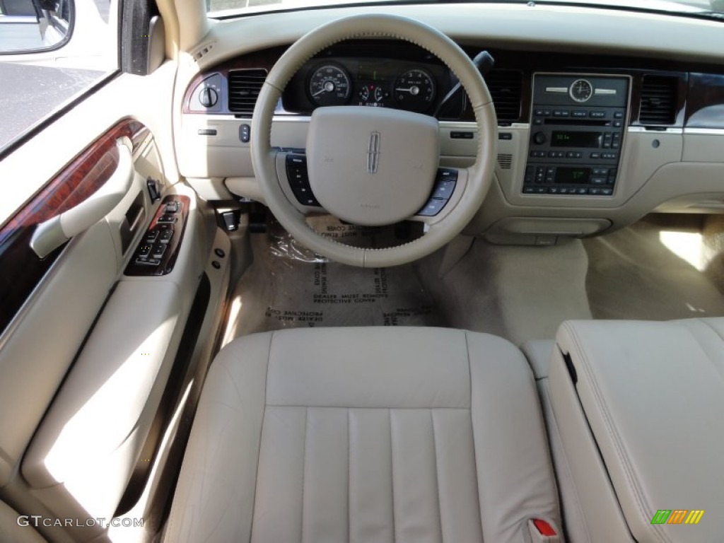 2006 Lincoln Town Car Signature Light Camel Dashboard Photo #55565244
