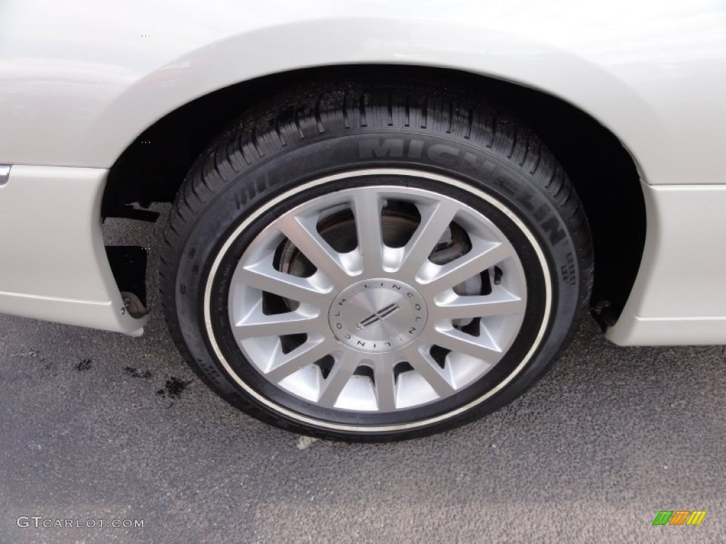 2006 Lincoln Town Car Signature Wheel Photo #55565265