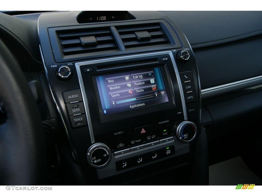 2012 Camry SE V6 - Super White / Black photo #12