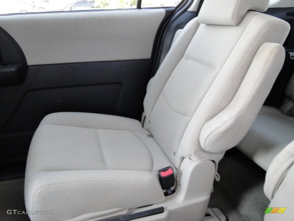2008 MAZDA5 Sport - Golden Sand / Sand photo #24