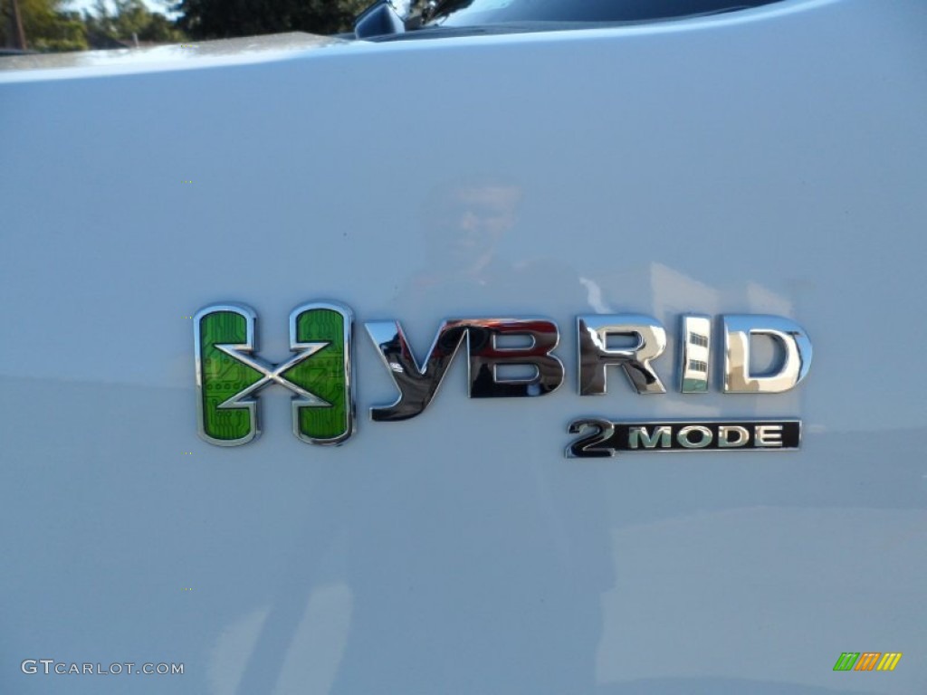 2009 Chevrolet Tahoe Hybrid Marks and Logos Photos