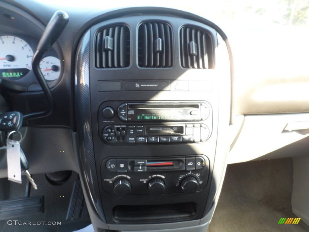 2005 Grand Caravan SXT - Bright Silver Metallic / Medium Slate Gray photo #31