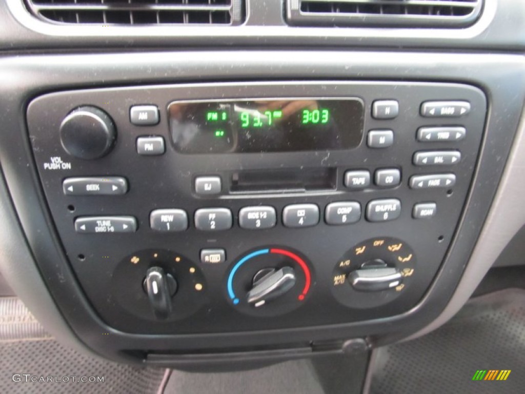 2000 Ford Taurus SE Audio System Photos
