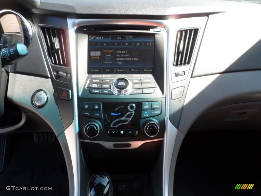 2012 Hyundai Sonata SE 2.0T Controls Photo #55573938