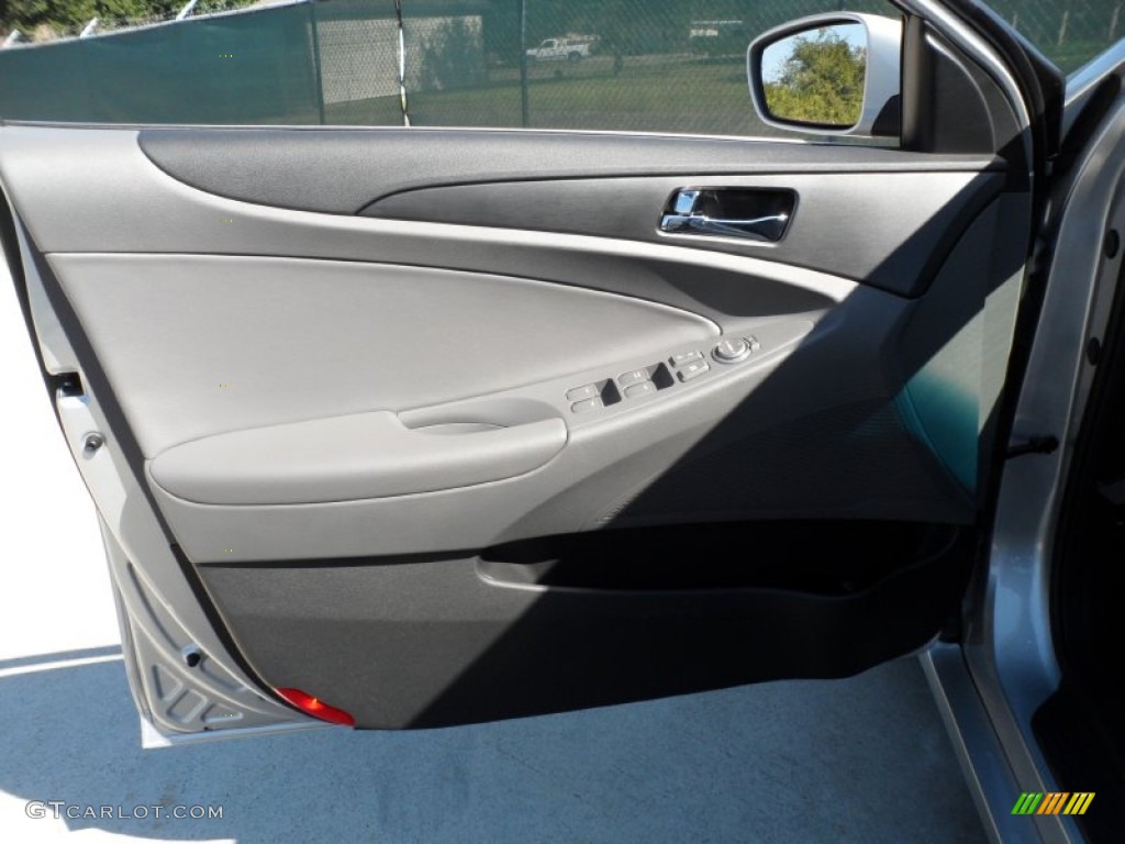 2012 Hyundai Sonata SE Gray Door Panel Photo #55574487