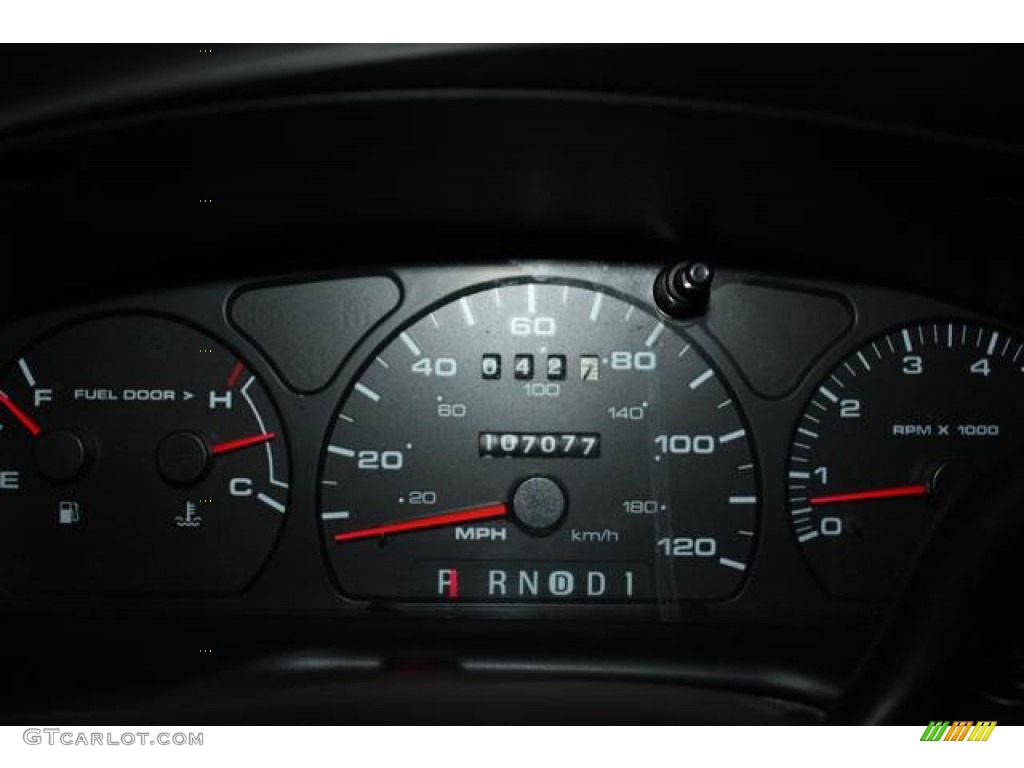 2002 Ford Taurus SE Wagon Gauges Photos
