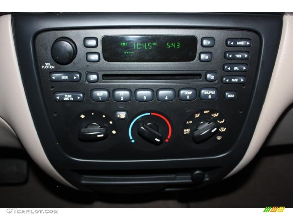 2002 Ford Taurus SE Wagon Audio System Photos