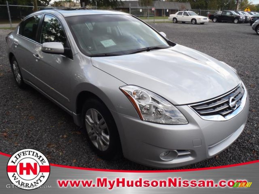 Brilliant Silver Nissan Altima