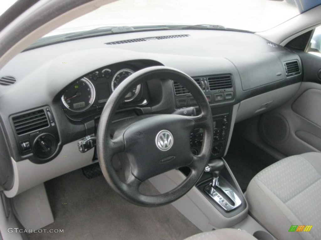2004 Volkswagen Jetta GL Sedan Grey Dashboard Photo #55579185