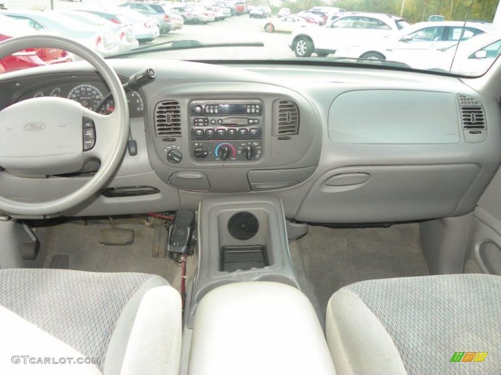 1998 Ford Expedition XLT 4x4 Dashboard Photos