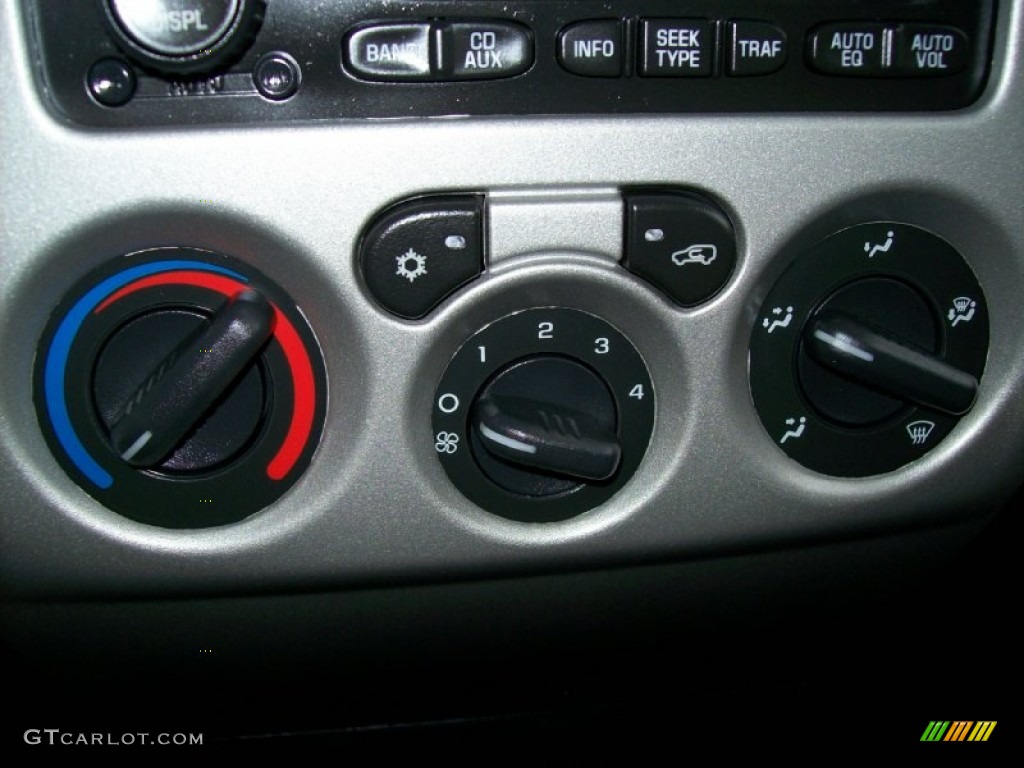 2009 Chevrolet Colorado LT Extended Cab 4x4 Controls Photo #55584280