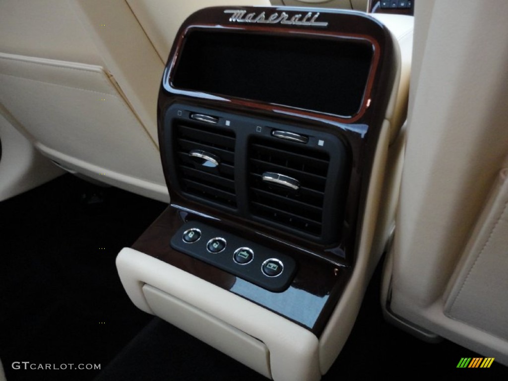 2010 Maserati Quattroporte Standard Quattroporte Model Controls Photo #55584997
