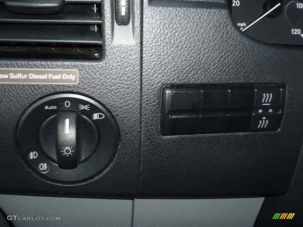 2007 Dodge Sprinter Van 2500 Passenger Controls Photo #55588390